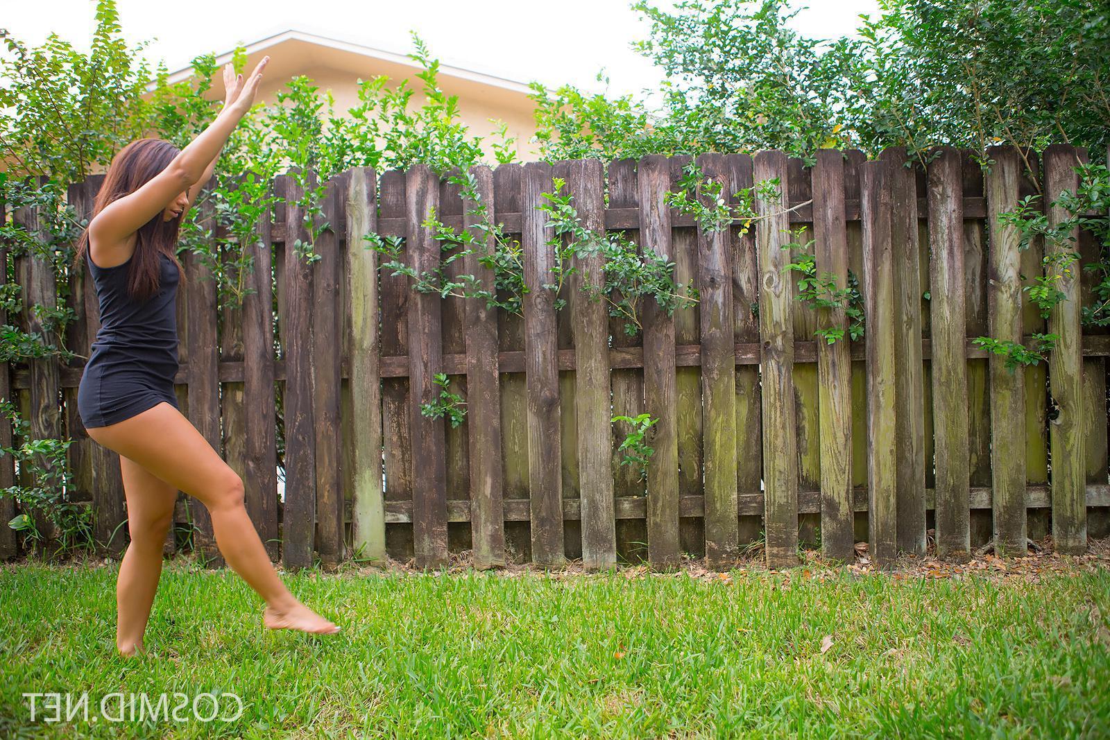 16P Teen hottie Sasha strips naked in the back yard for her first ever set