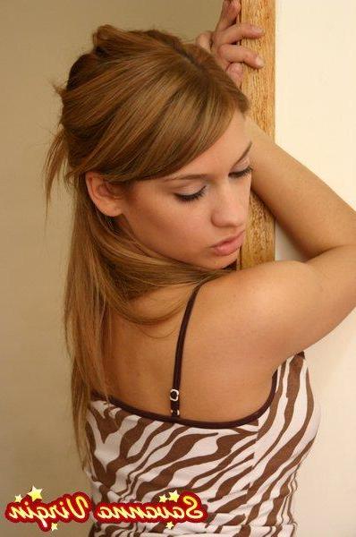 12P Pictures of Savanna Virgin shaking her sexy latina ass