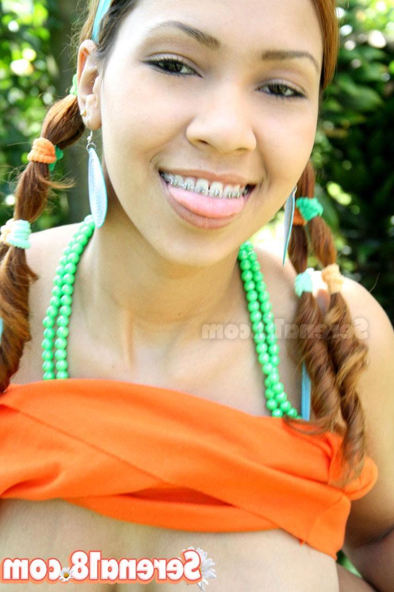 15P Pictures of teen hottie Serena 18 all naked in the woods