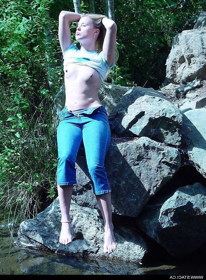 20P Pictures of Staci.ca exposing her tits outside