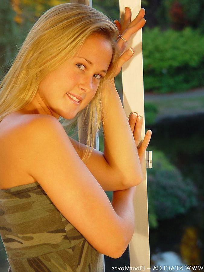 20P Pictures of teen amateur Staci.ca flaunting in a thong