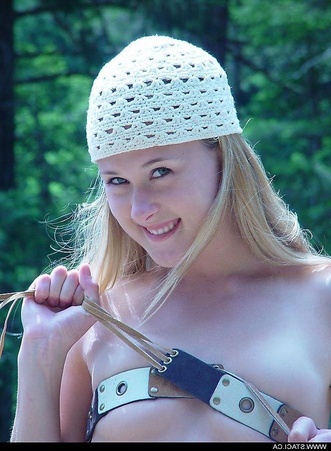 20P Pictures of teen hottie Staci.ca going topless on a beach