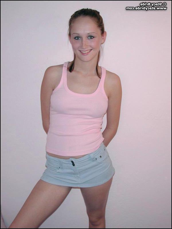 20P Pictures of a hot coed getting naked