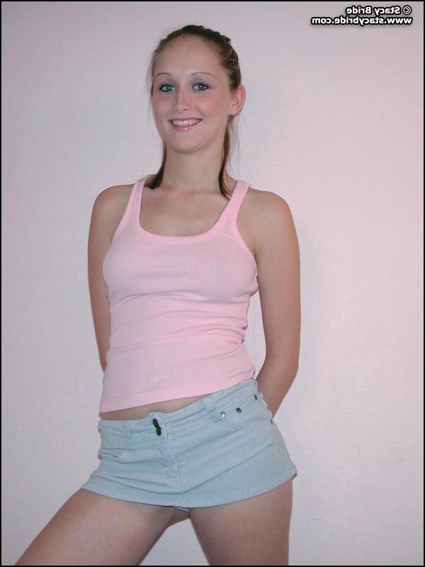 20P Pictures of a hot coed getting naked