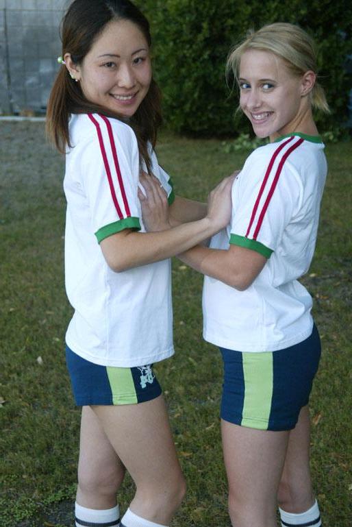 19P Pictures of teen cutie Sweet Amanda getting naughty with her asian girlfriend