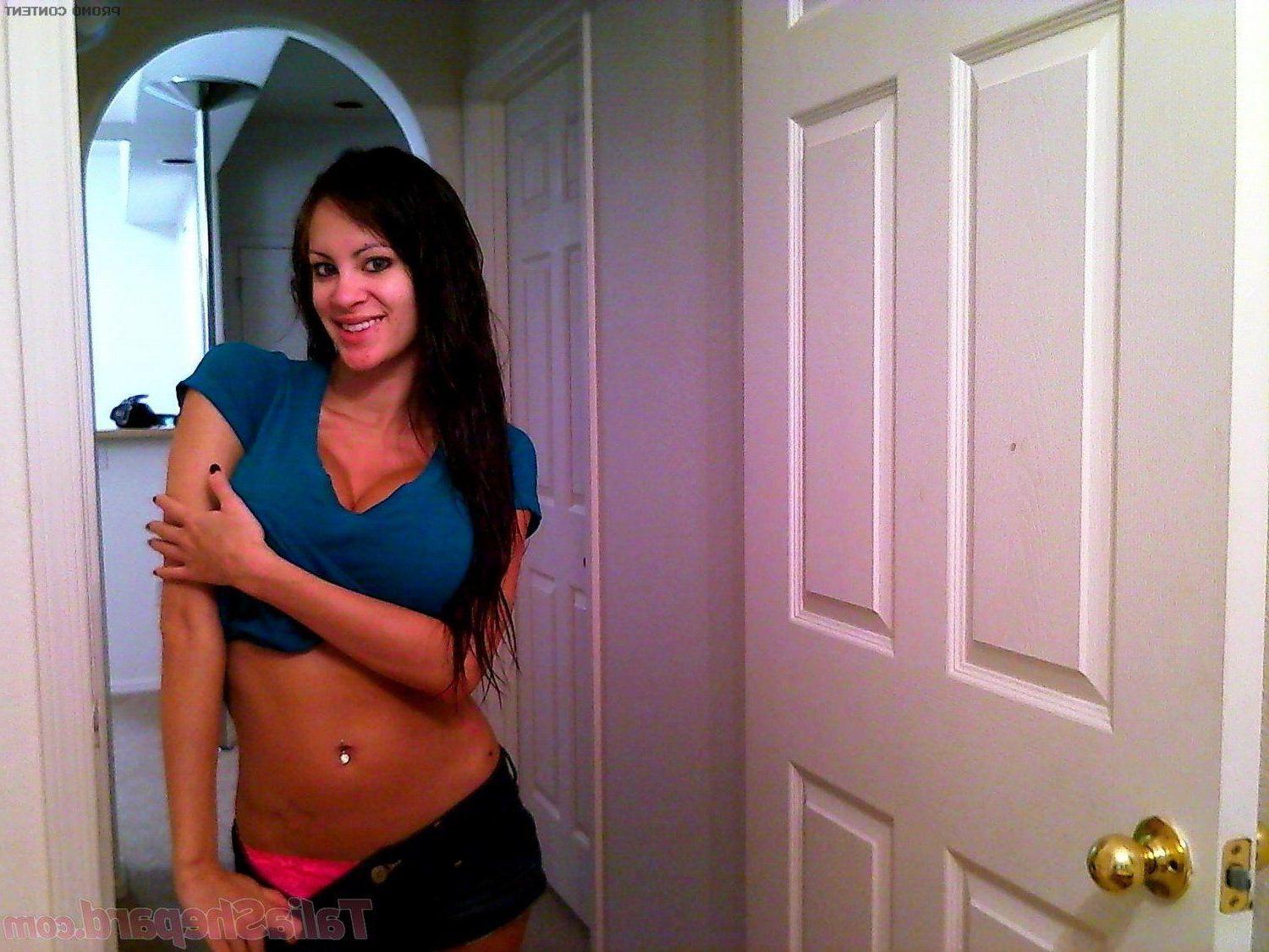 15P Pictures of Talia Shepard getting all wet for you