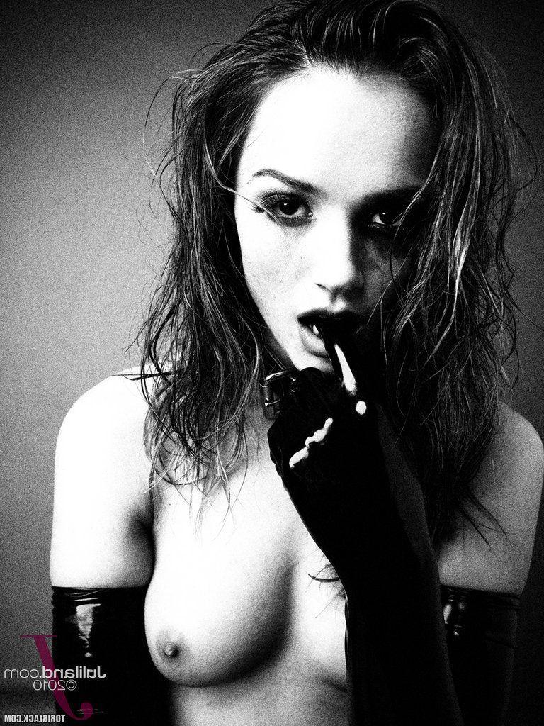 15P Pictures of Tori Black all scary for a belated Halloween
