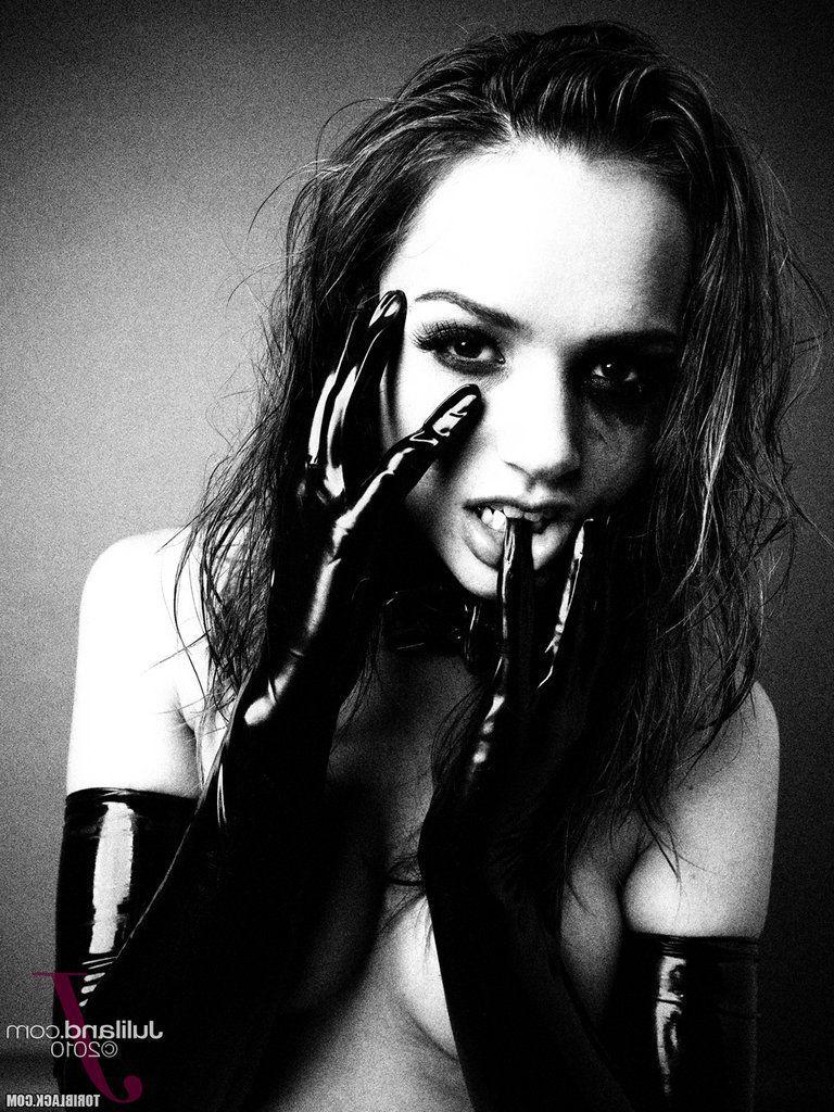 15P Pictures of Tori Black all scary for a belated Halloween