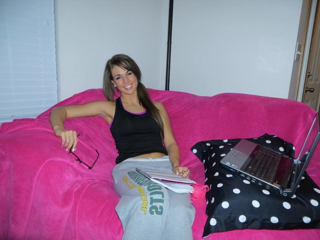15P College coed Val Midwest gets bored studying and takes a break to masturbate
