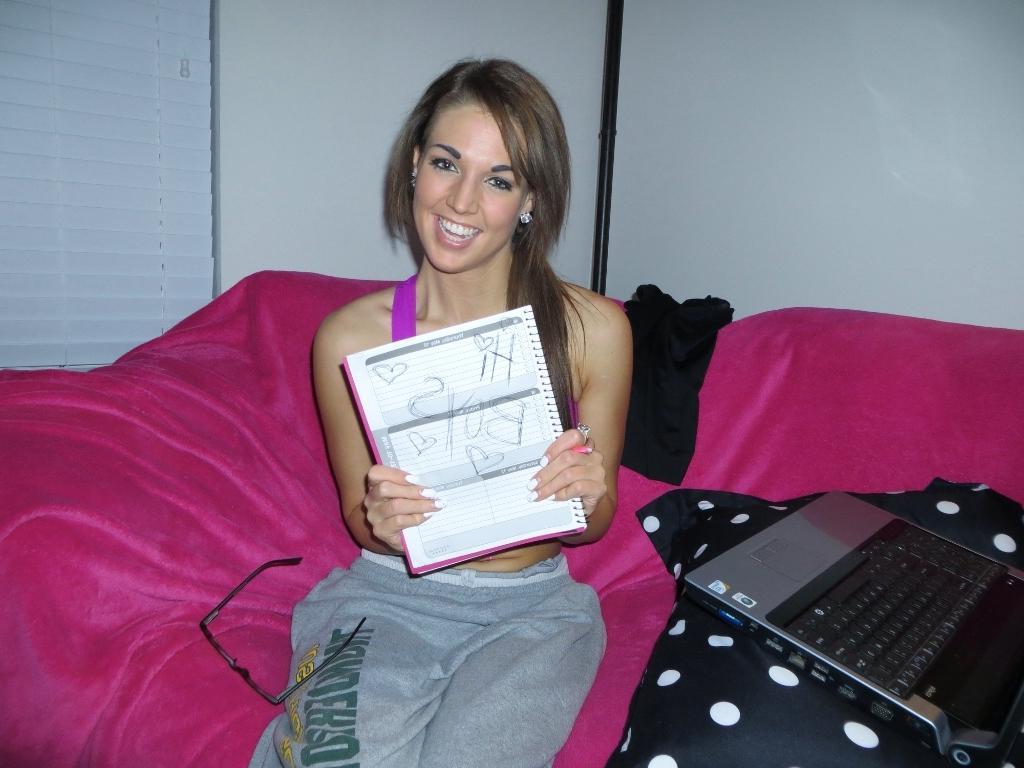 15P College coed Val Midwest gets bored studying and takes a break to masturbate