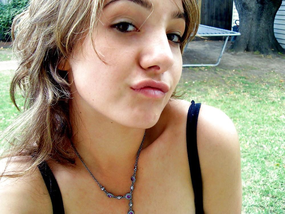 25P Hairy teen inside