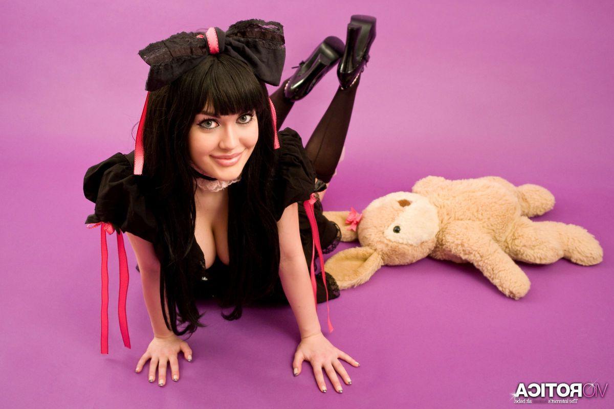 15P Pictures of Viorotica being your fuck bunny for the night