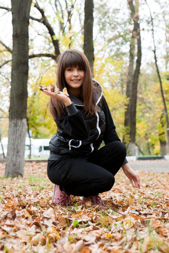 16P Petite teen Zelda B goes for a walk and then strips nude