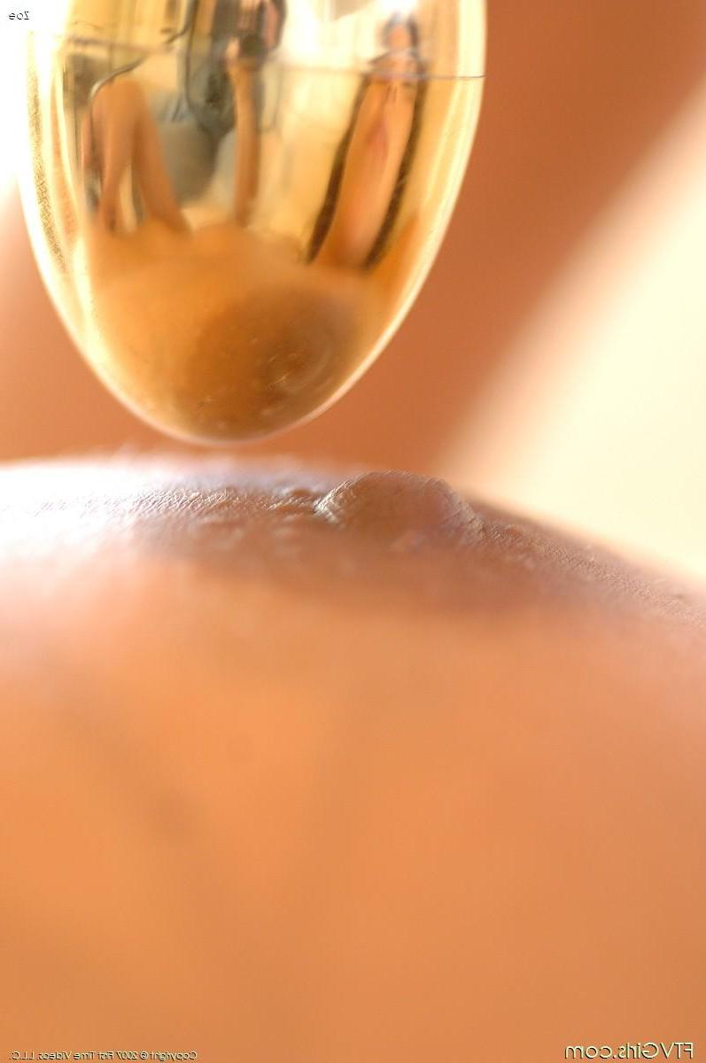 20P Pictures of teen star Zoe playing with her wet pussy