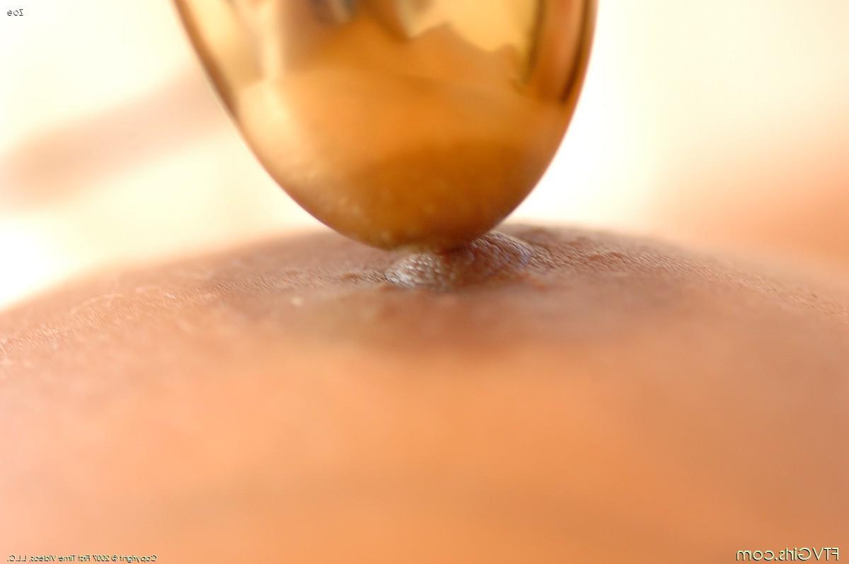 20P Pictures of teen star Zoe playing with her wet pussy