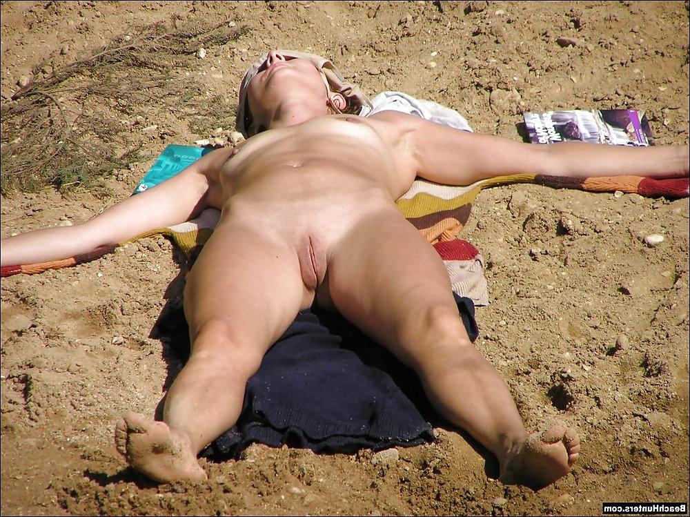 25P Nudist women