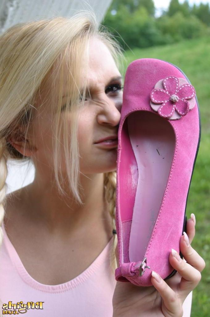 15P Blonde teen in pigtails takes off her pink shoes and plays with her feet