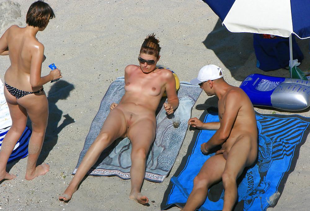 25P Nudist Couples 2