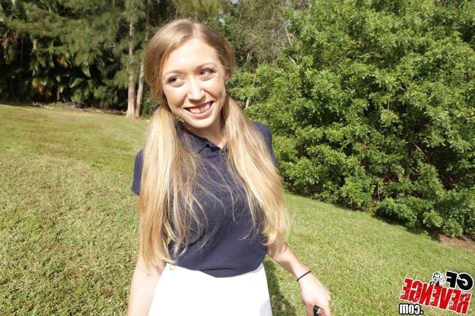 12P Blonde coed Camerron puts out for her golfing coach