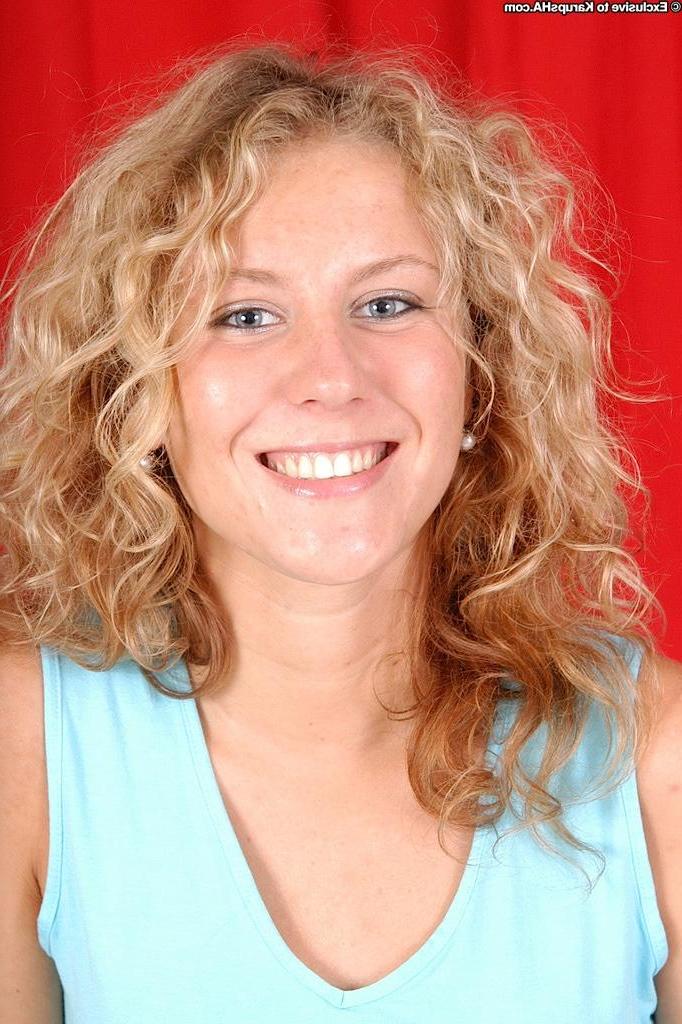 14P Curly haired blond Lita spreads her sweet ass cheeks