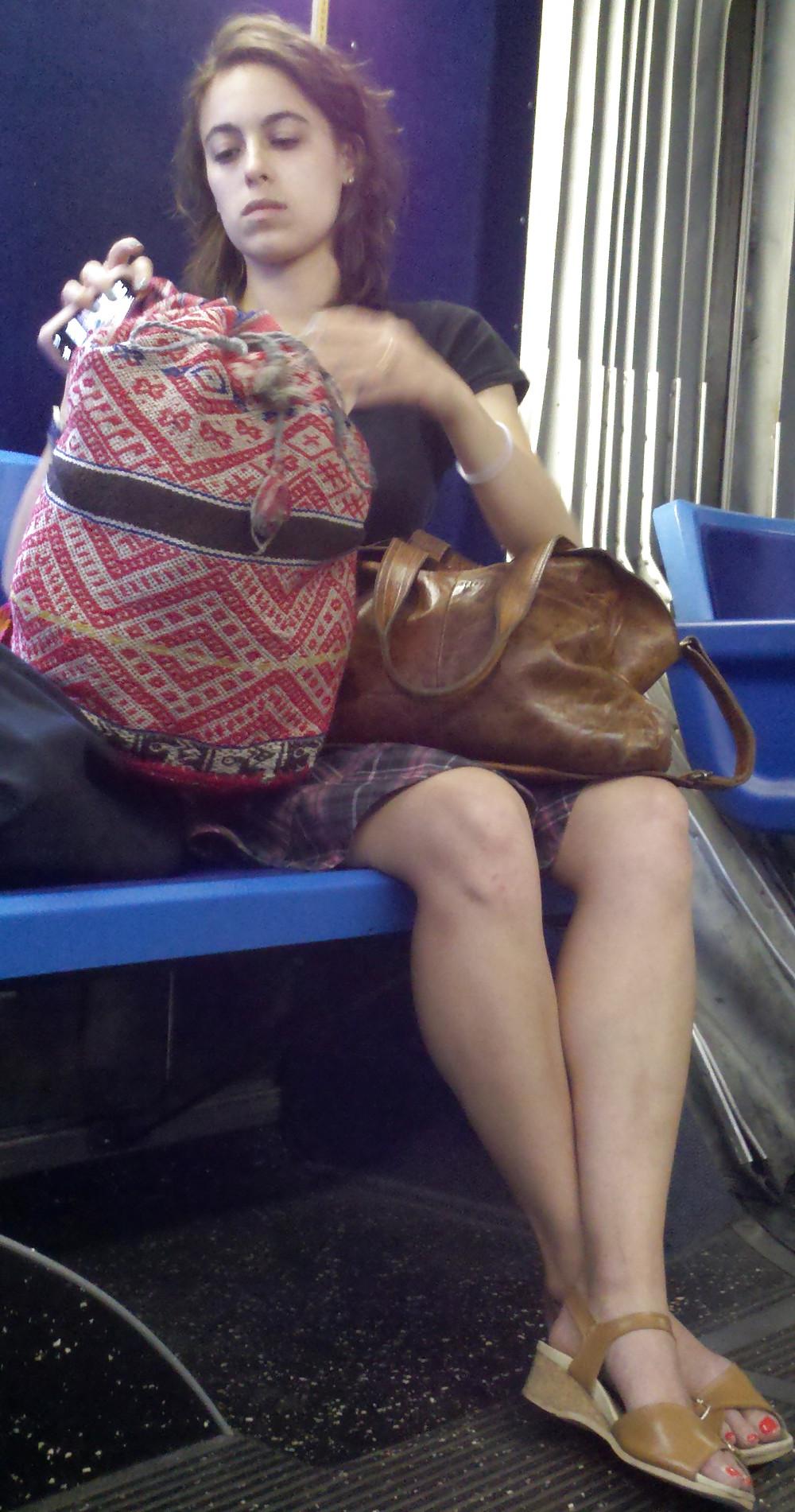 5P New York Bus Girls 1