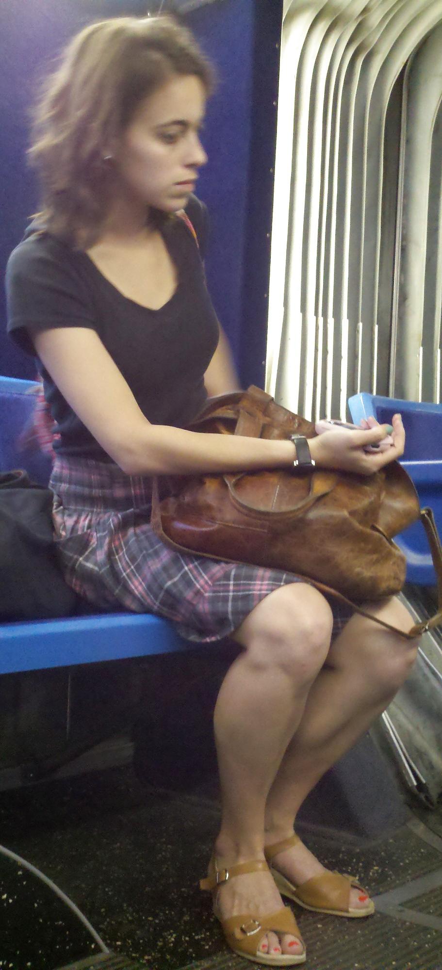 5P New York Bus Girls 1