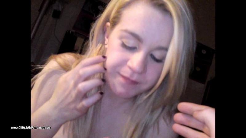 16P Kinky amateur chick sucking cock and getting fucked