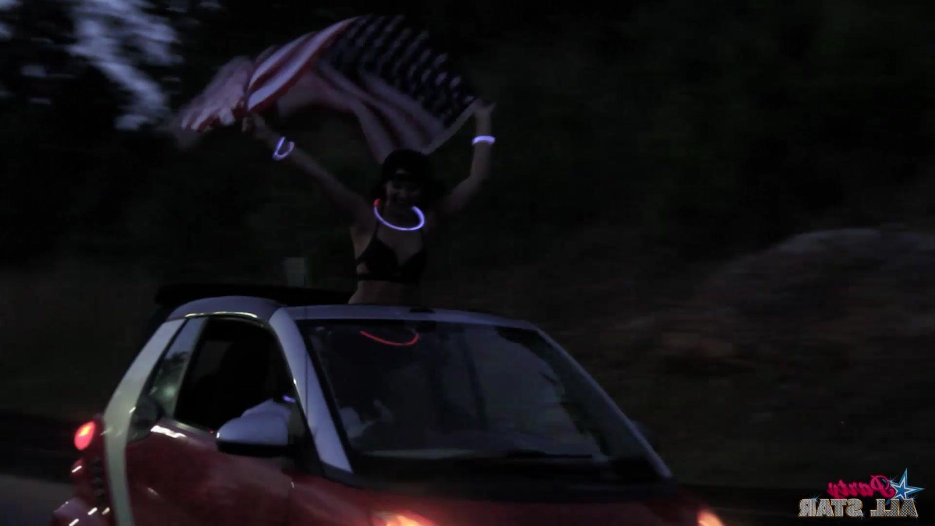 16P Hot college coed goes wild at a July 4 party
