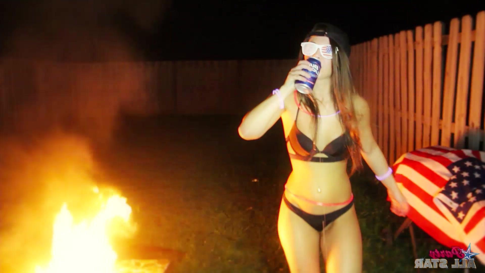 16P Hot college coed goes wild at a July 4 party