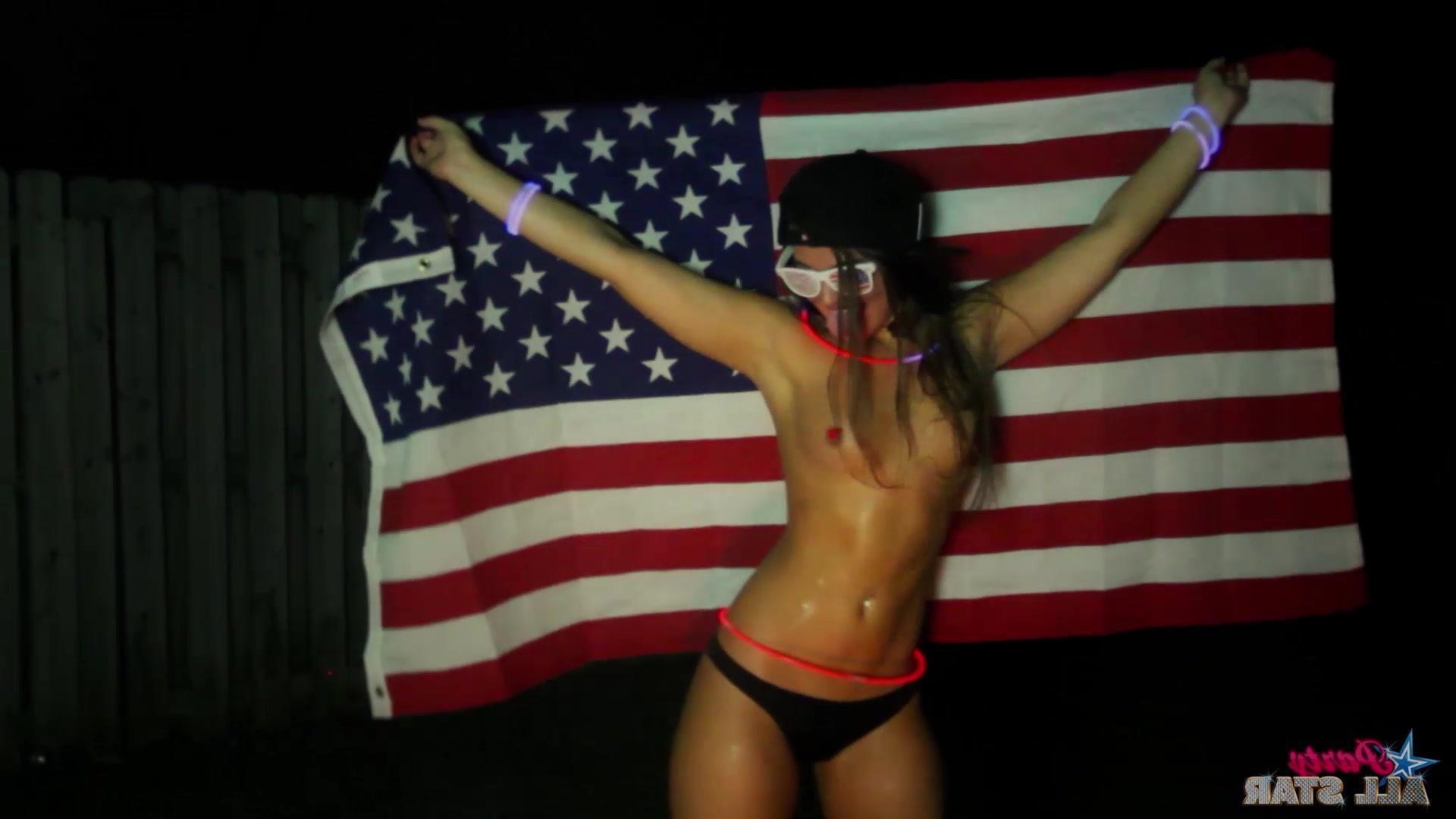 16P Hot college coed goes wild at a July 4 party