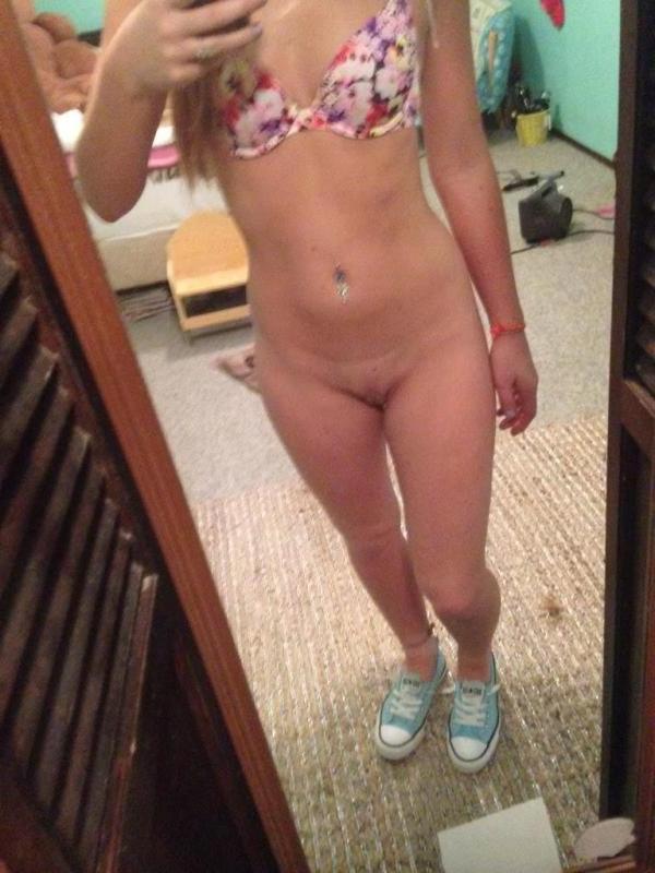 14P Hot college coed doing a striptease for you