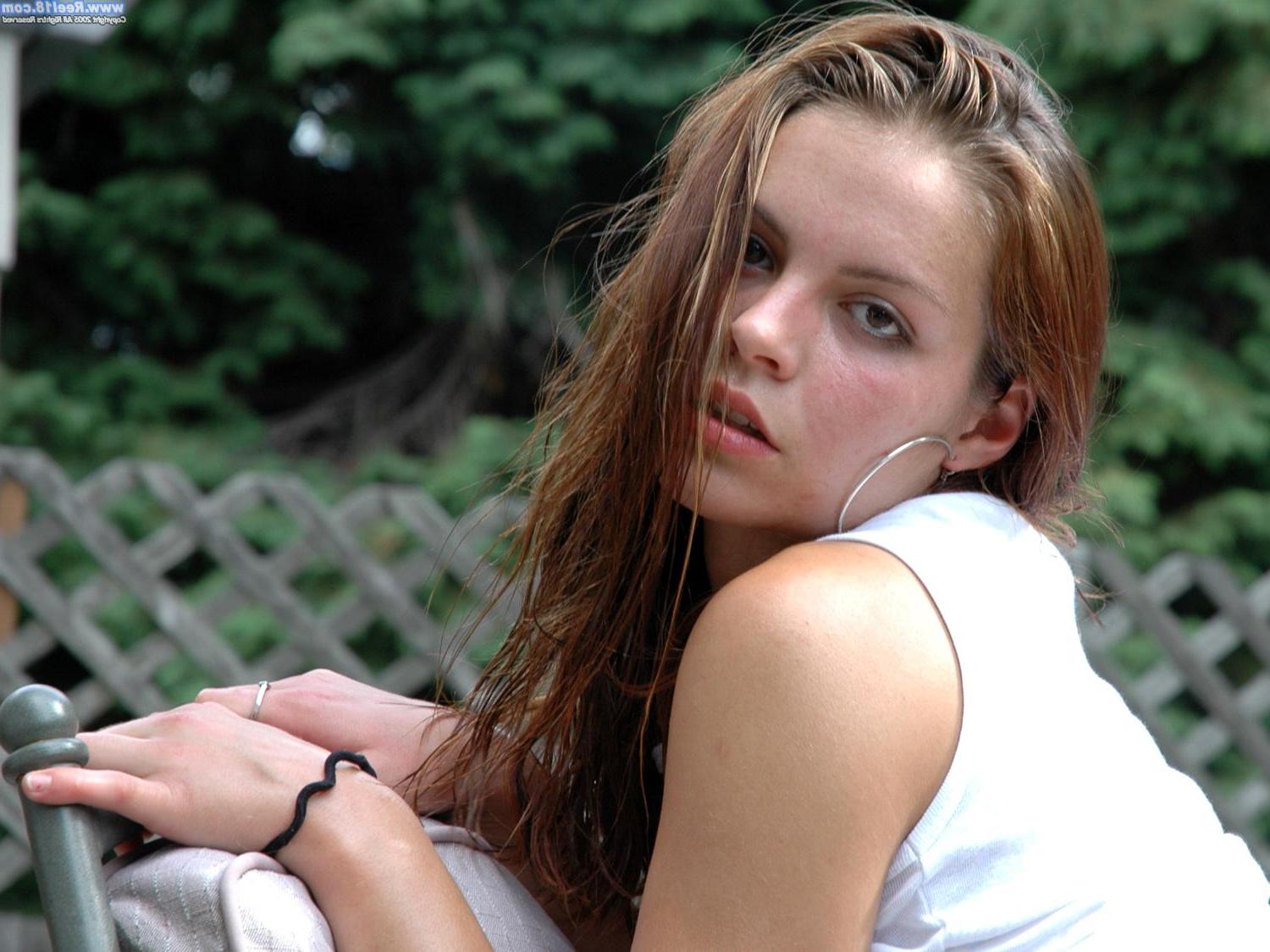 16P Pictures of a college coed rubbing her panties