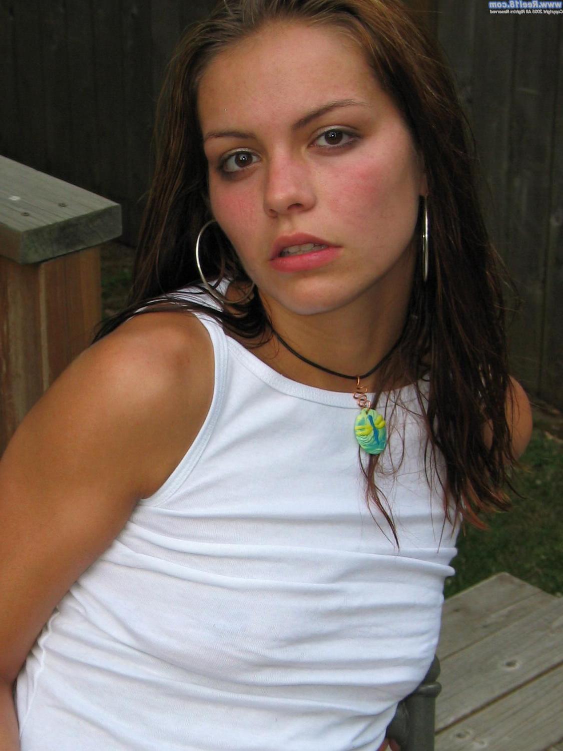 16P Pictures of a college coed rubbing her panties