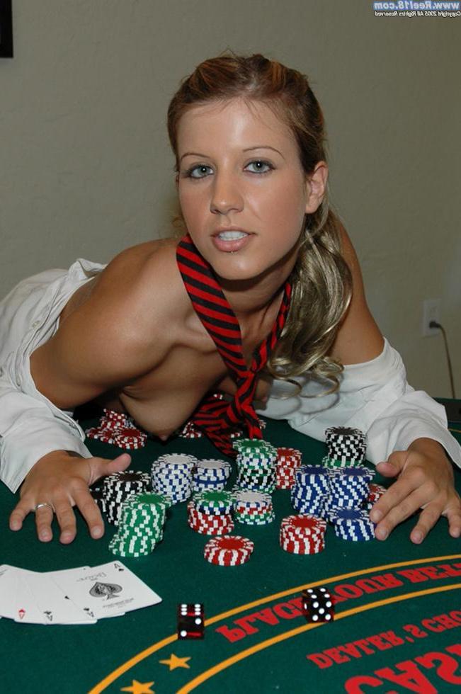 18P Pictures of a hot college coed playing strip poker