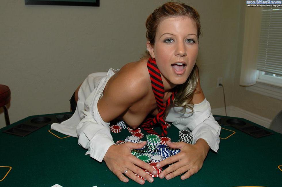 18P Pictures of a hot college coed playing strip poker