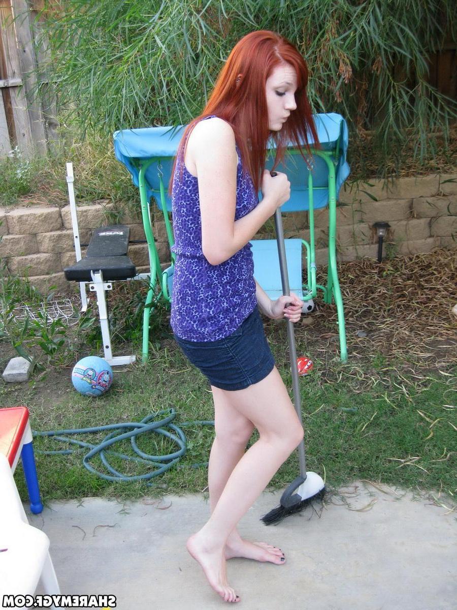 20P Hot redhead coed has some fun around the house
