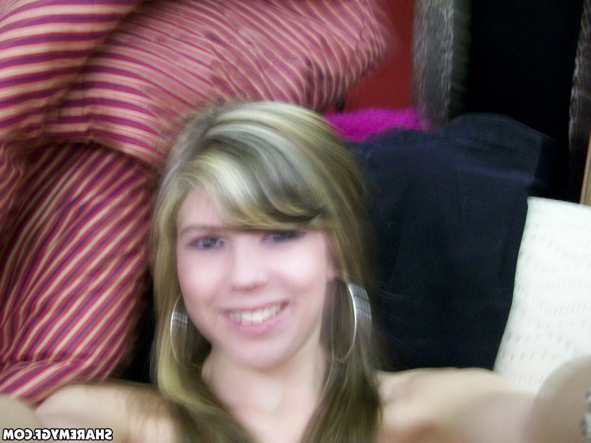 16P Hot blonde coed takes selfies of her naked body just for you