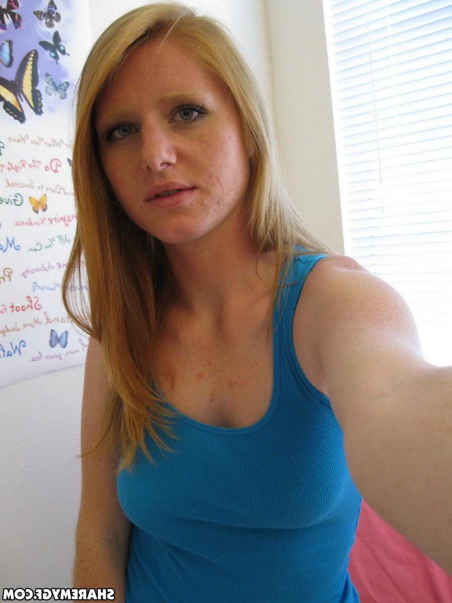 20P Blonde amateur coed takes selfies of her pussy