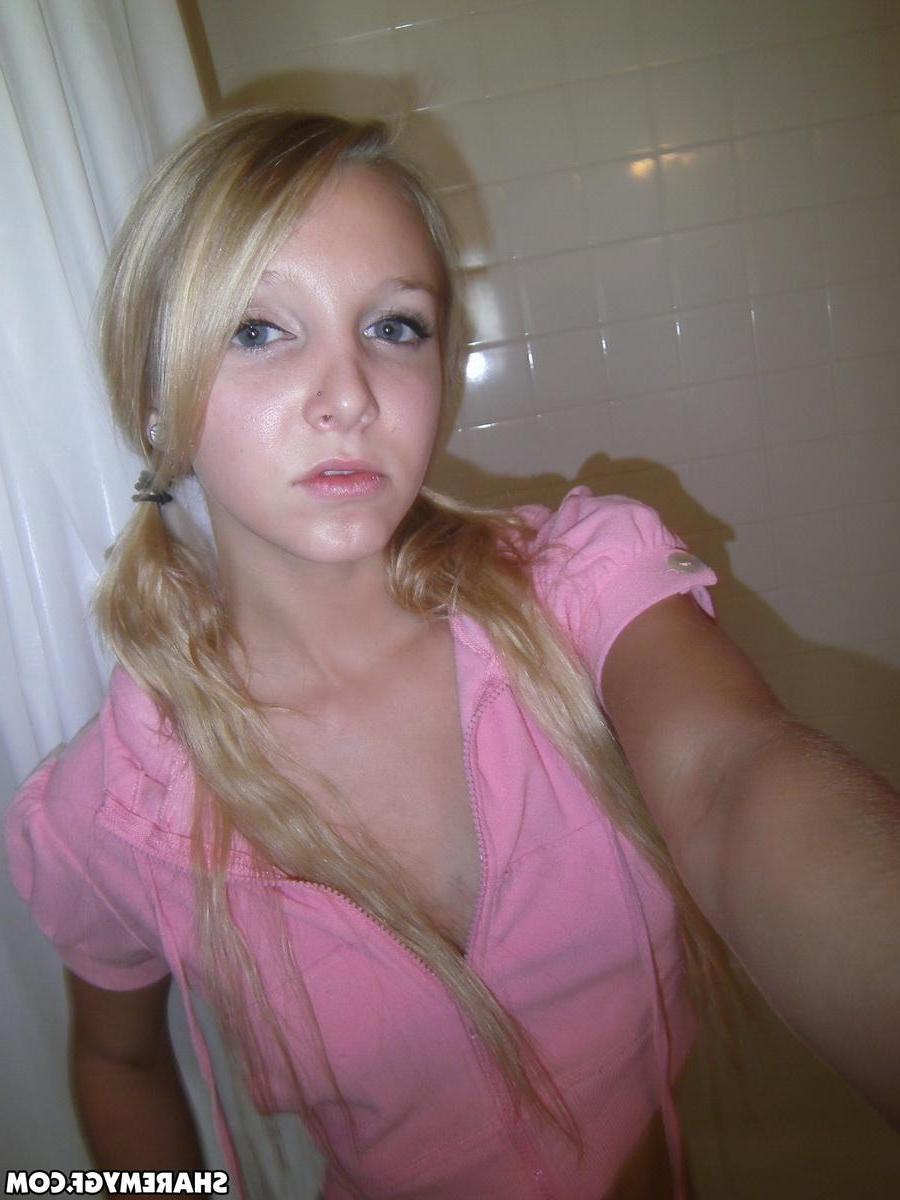 20P Sexy blonde teen flashes her tits and pussy just for you