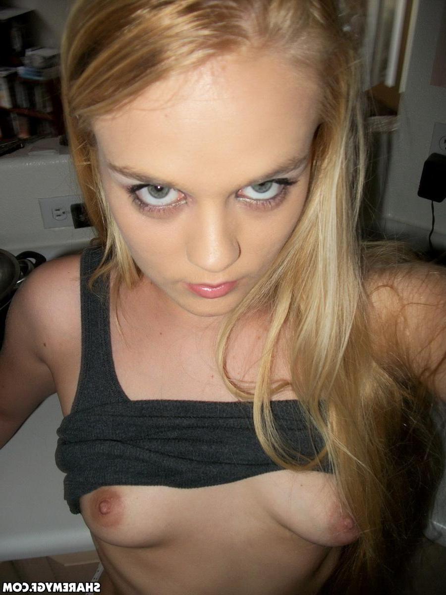 20P Amateur blonde teen flashes her tits and pussy for the camera