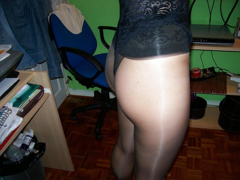 25P Wife in black