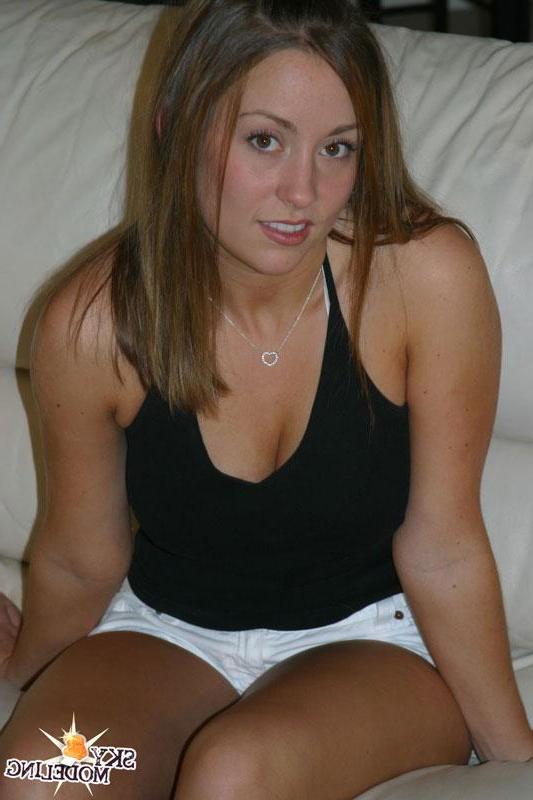 15P Pictures of a hot coed teasing the camera