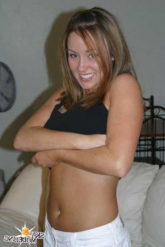 15P Pictures of a hot coed teasing the camera