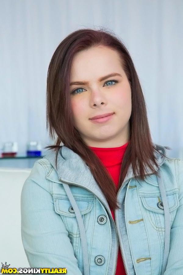 20P Petite girl Jennifer Bliss tries to take a massive cock inside of her tight teen pussy