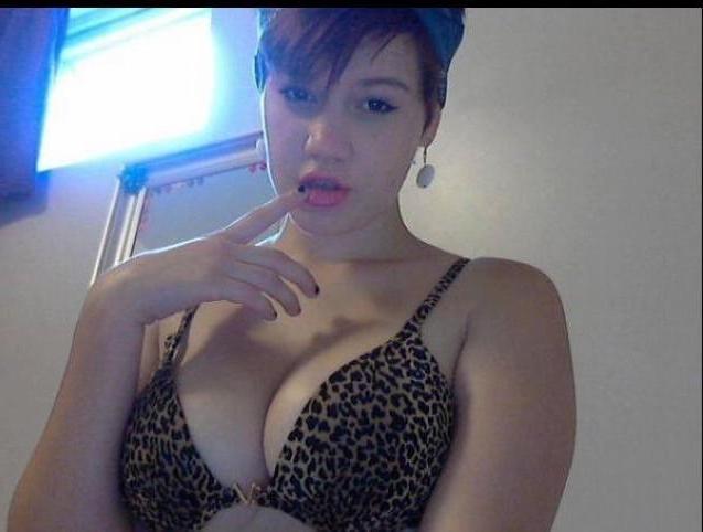 14P Hot college teens share selfies of their sexy bodies