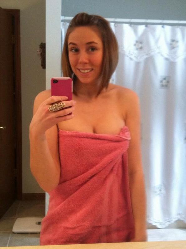 14P Hot college teens share selfies of their sexy bodies