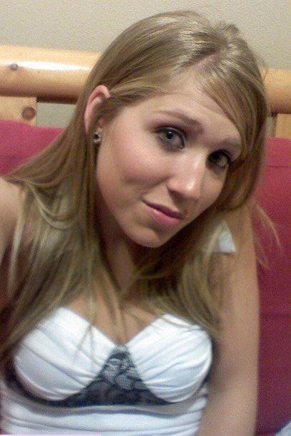 15P Pictures of an incredibly hot coed being slutty on camera