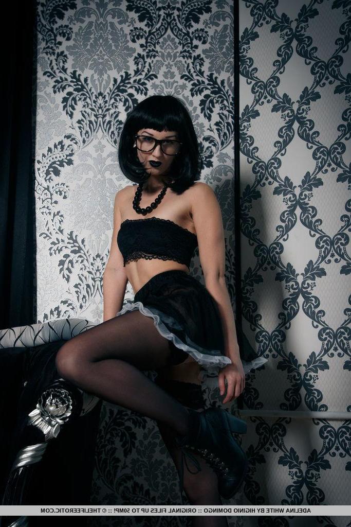 16P Hot goth coed Adelina White masturbates with candles