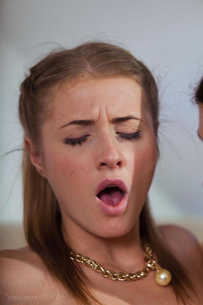 16P Aria Logan and Arian blindfold and pleasure each other in "Humidity"