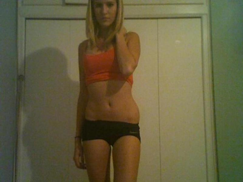 14P Wild blonde coed with a fine ass displays her shaved pussy